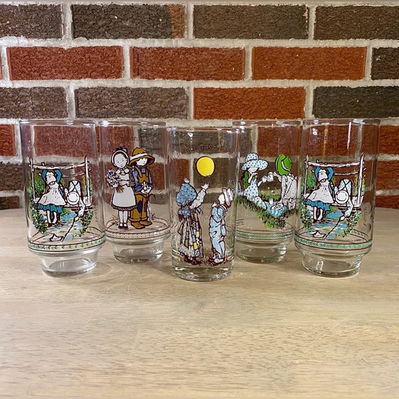 Set of 4 Vintage Holly Hobbie "Happy Talk" Drinking Glasses Coca Cola 1 American - Picture 1 of 16